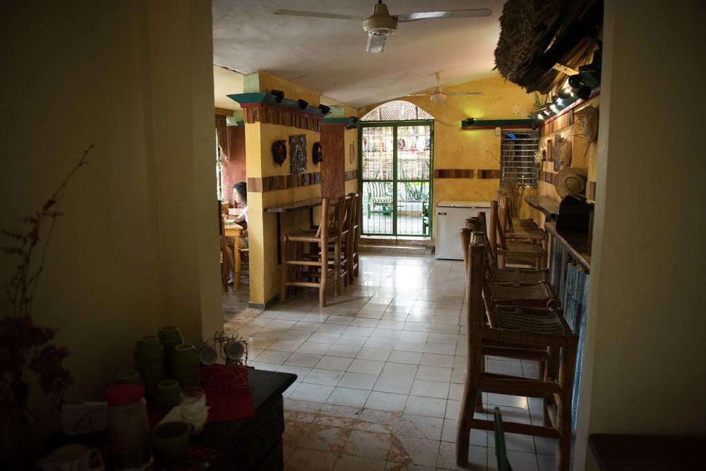 Hostal Dona Chava Pedernales Bagian luar foto