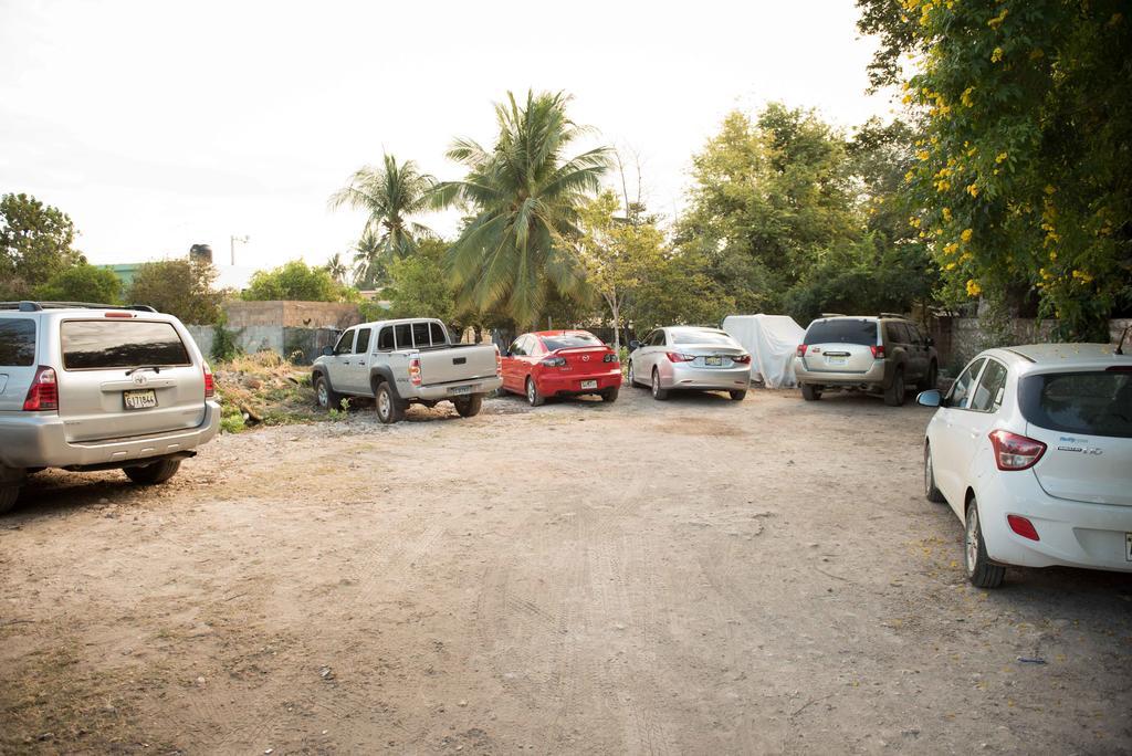 Hostal Dona Chava Pedernales Bagian luar foto