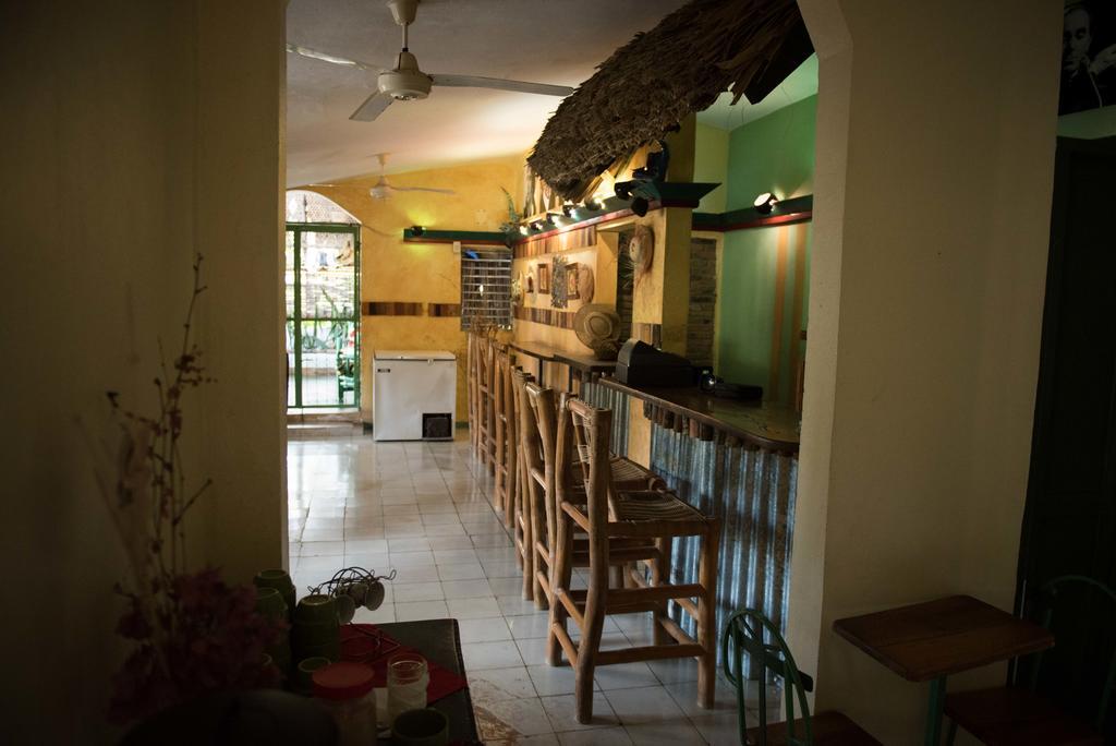 Hostal Dona Chava Pedernales Bagian luar foto