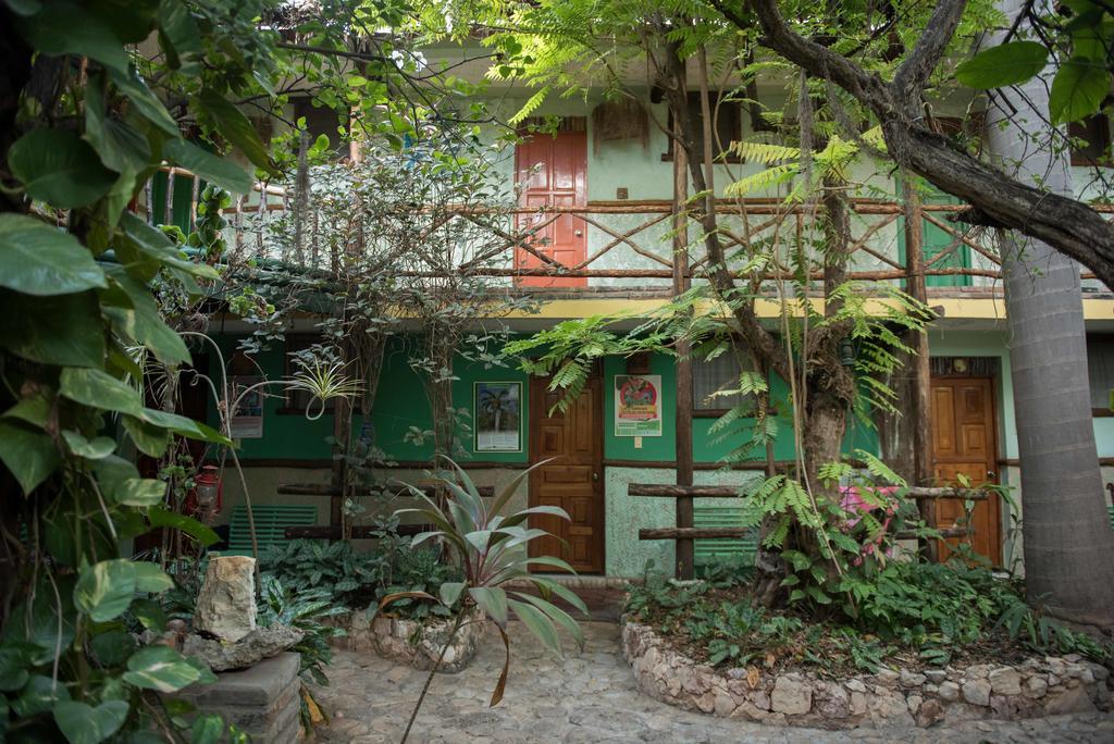 Hostal Dona Chava Pedernales Bagian luar foto