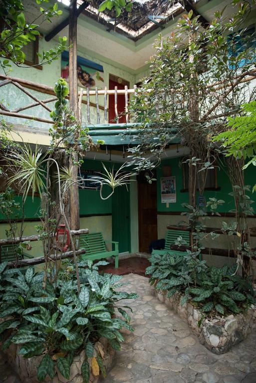 Hostal Dona Chava Pedernales Bagian luar foto