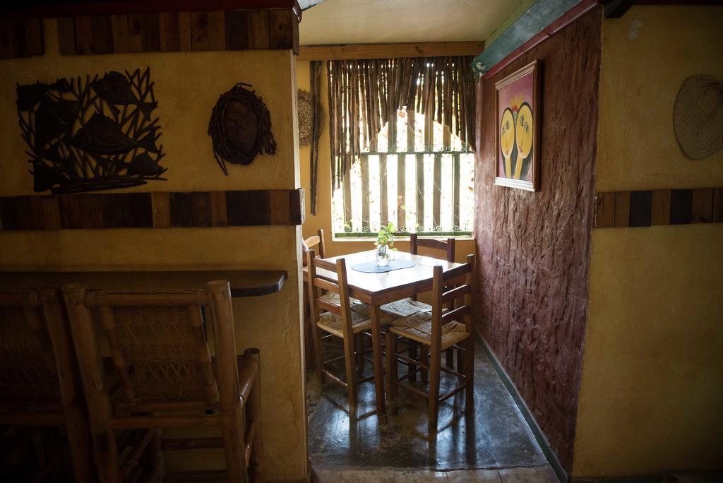 Hostal Dona Chava Pedernales Bagian luar foto