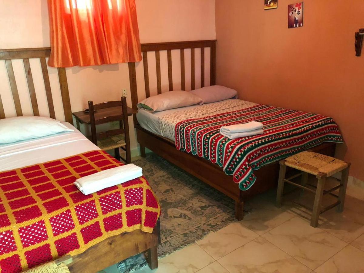Hostal Dona Chava Pedernales Bagian luar foto