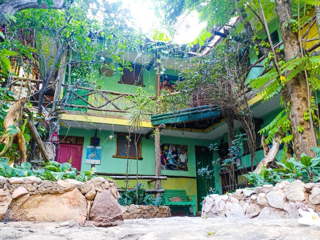 Hostal Dona Chava Pedernales Bagian luar foto
